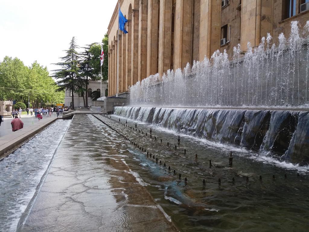 Rustaveli Hotel Tbilisi Esterno foto